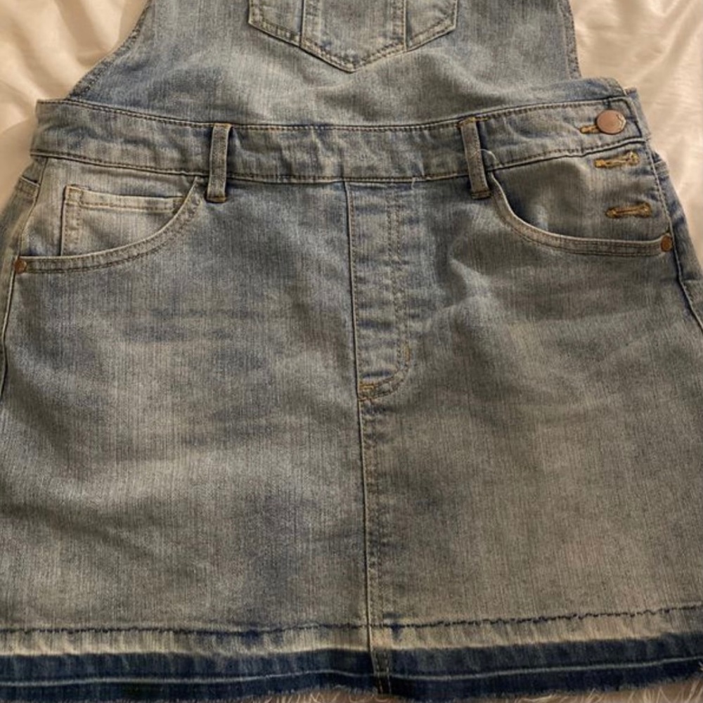 Overall - Picture 2 of 3